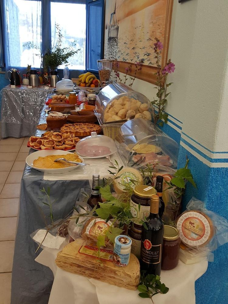 Hotel Baia Cea 바리사르도 외부 사진