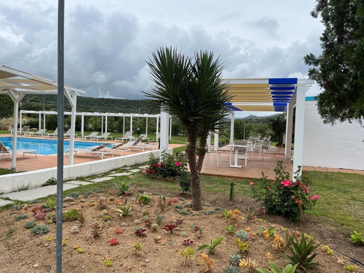 Hotel Baia Cea 바리사르도 외부 사진