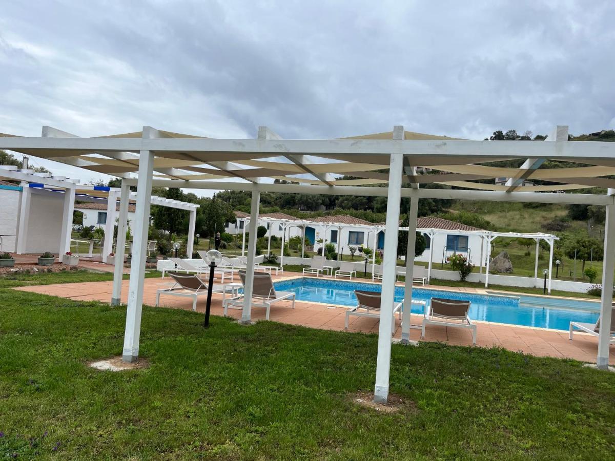 Hotel Baia Cea 바리사르도 외부 사진