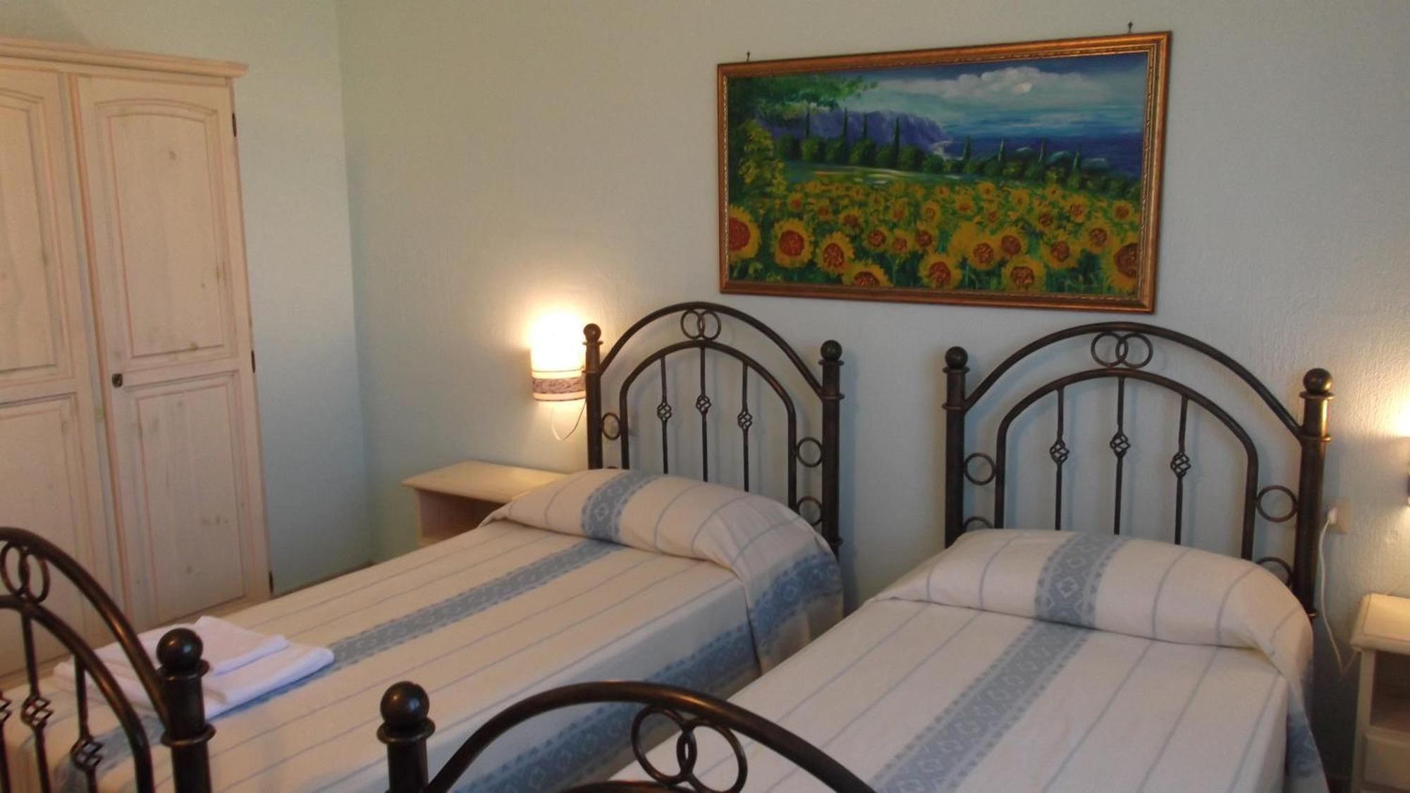 Hotel Baia Cea 바리사르도 객실 사진